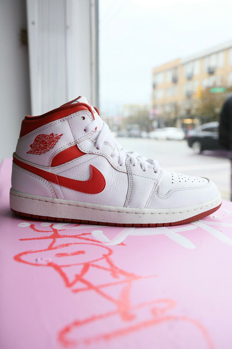 Air Jordan 1 Mid SE 