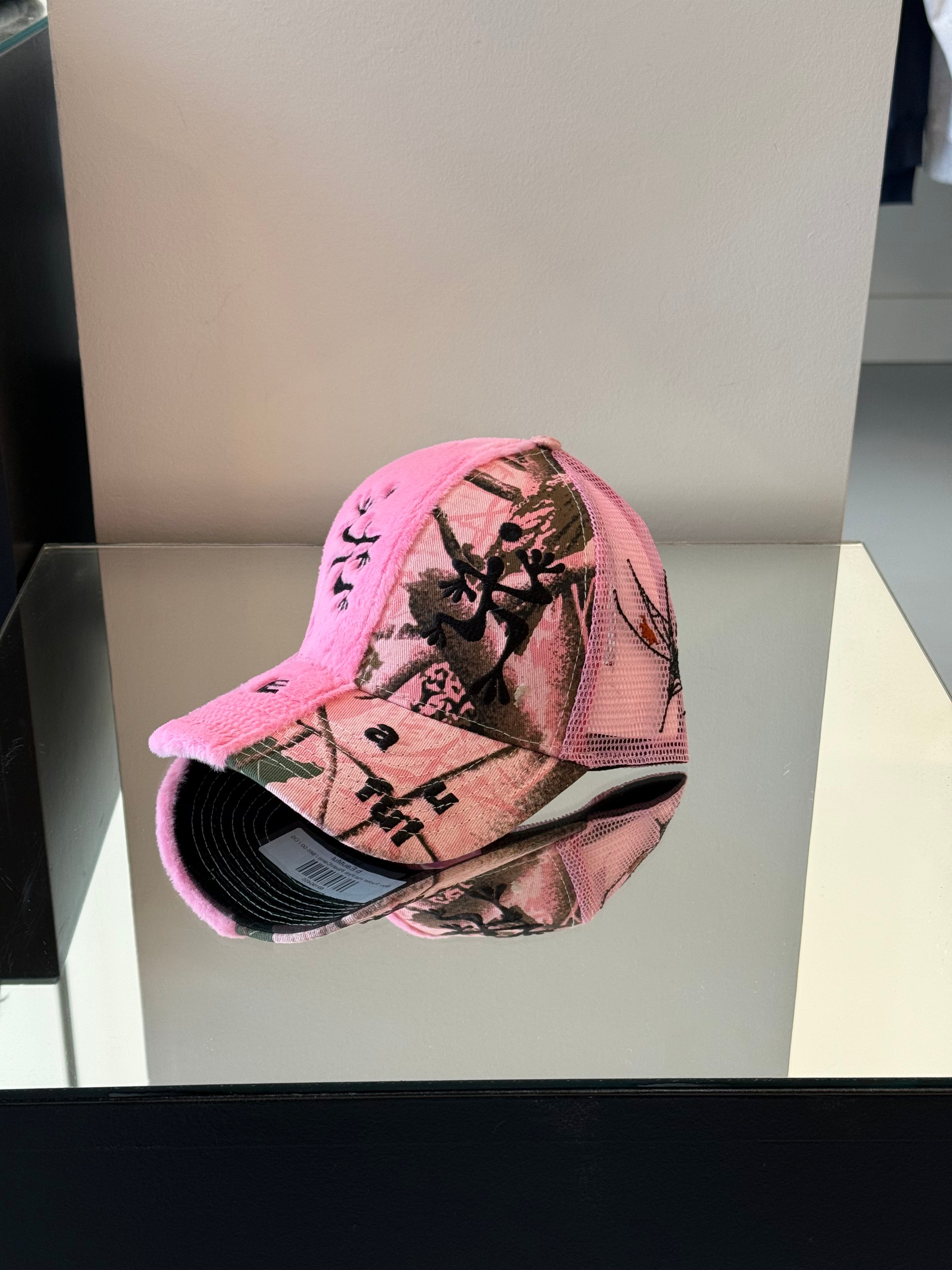Biyu Trucker Hat Pink Plush/Camo
