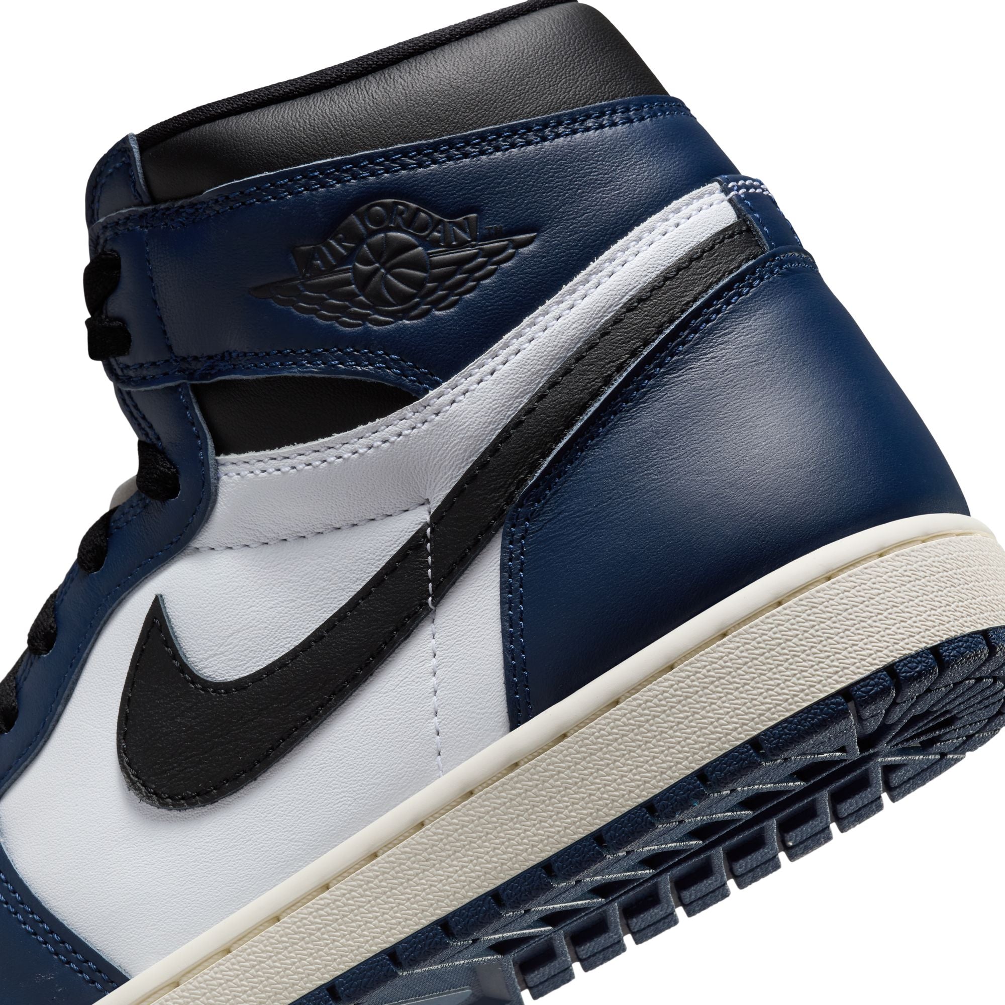 Air Jordan 1 Retro High OG "Midnight Navy"