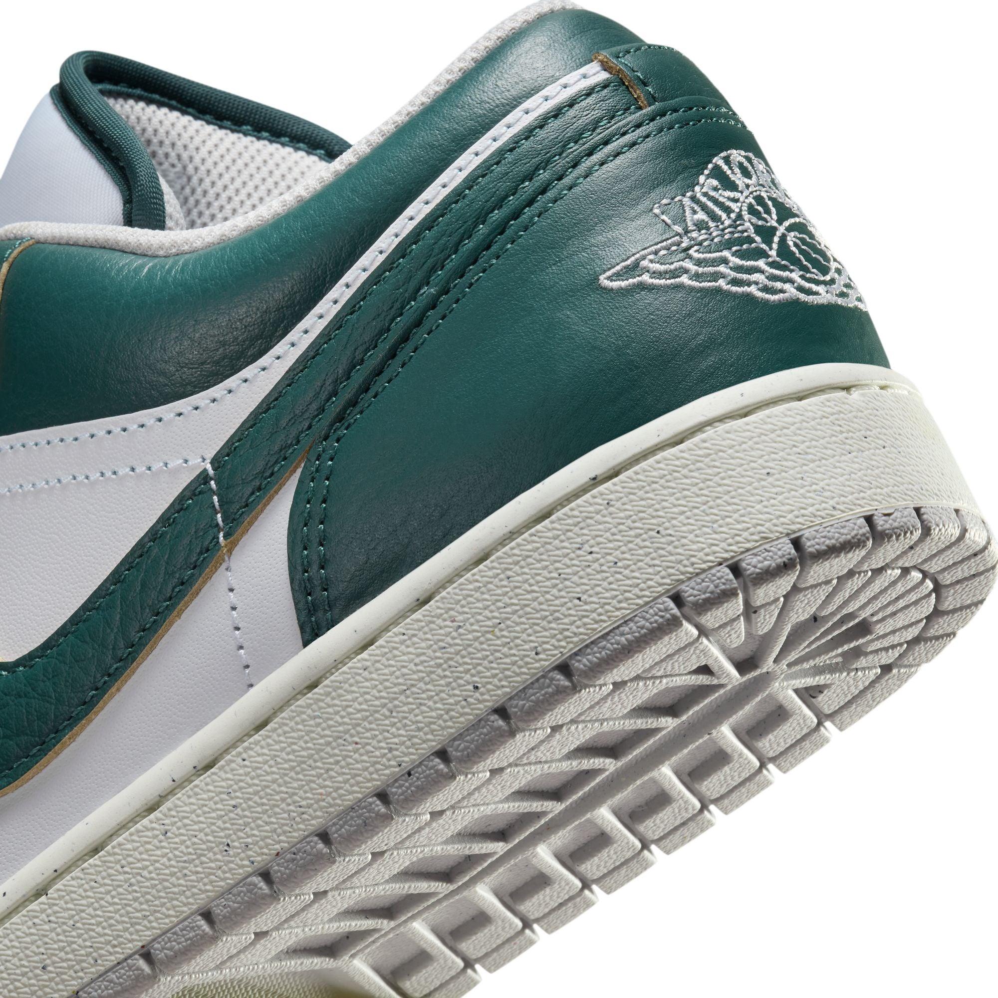 Air Jordan 1 Low SE "Oxidized Green"