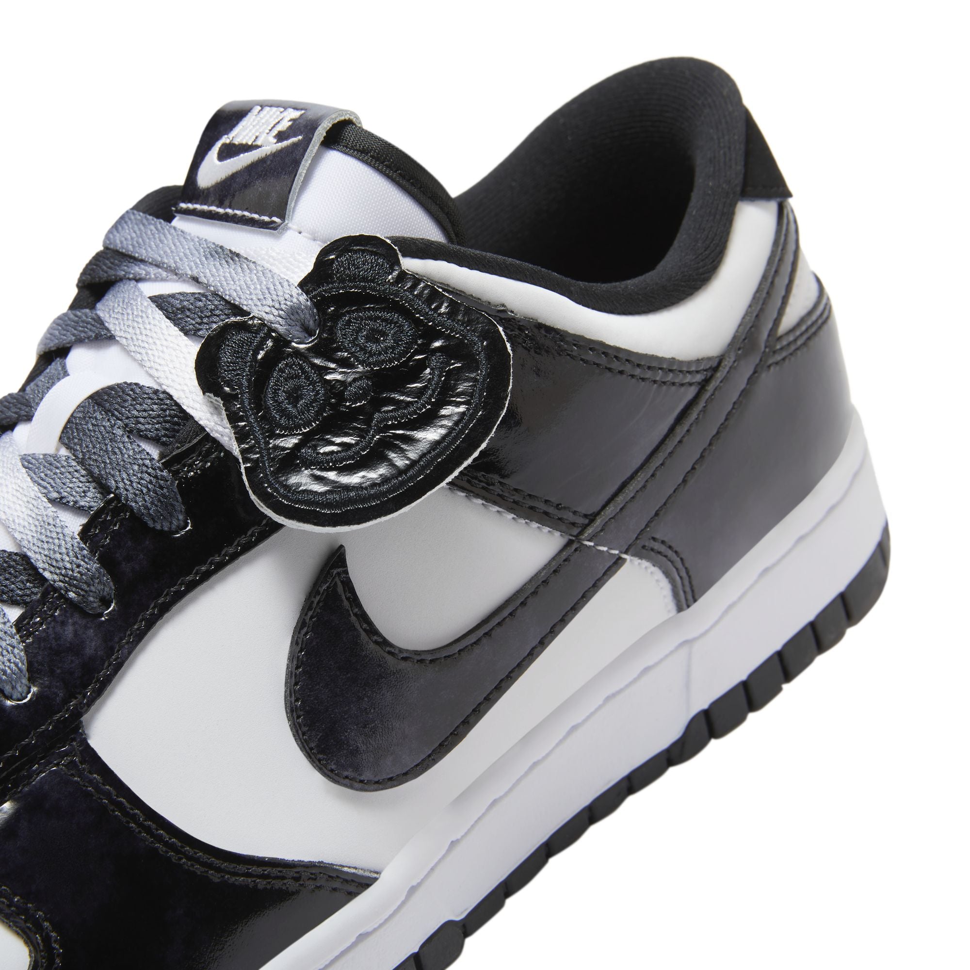Dunk Low SE "Panda Patent"