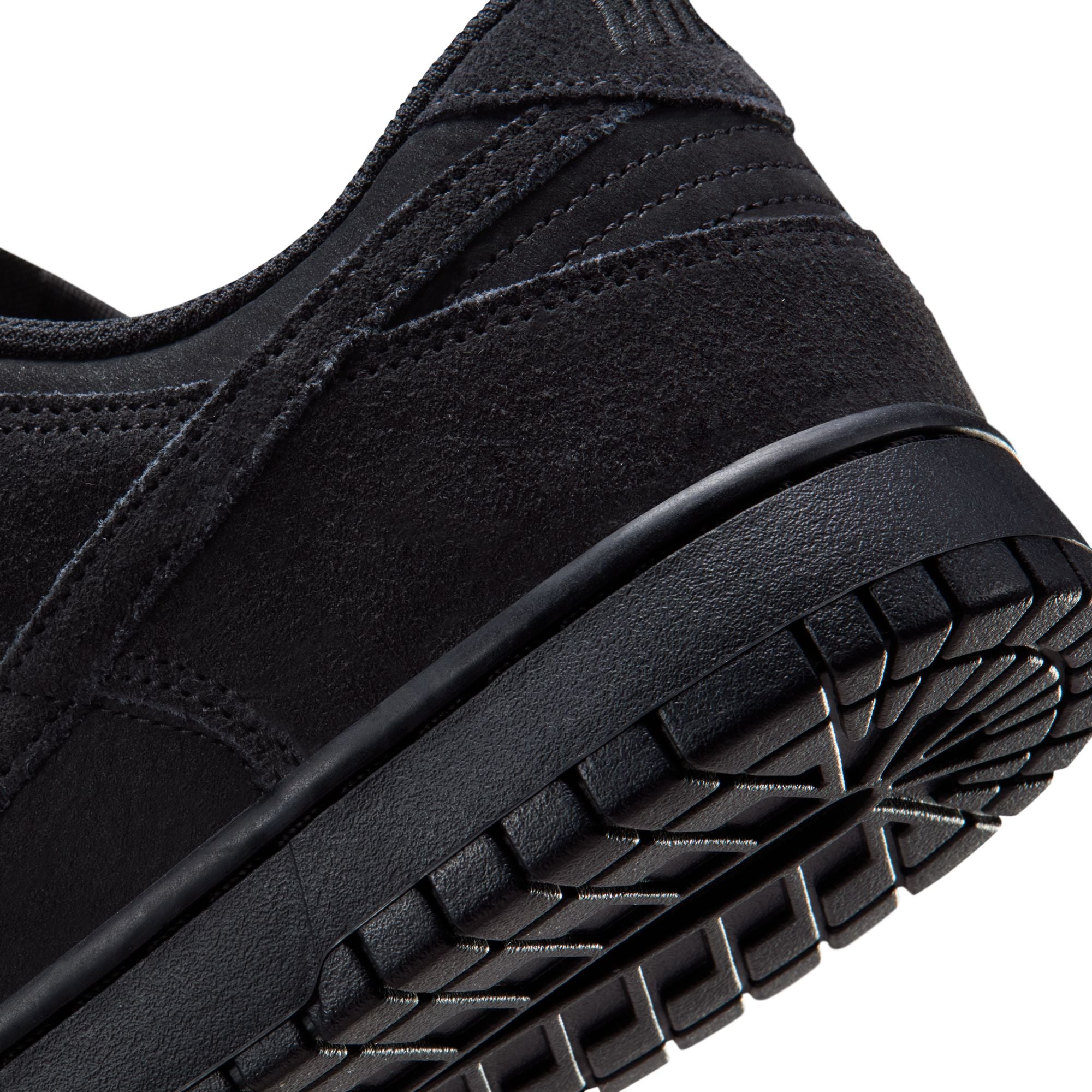 Dunk Low SE Triple Black Suede