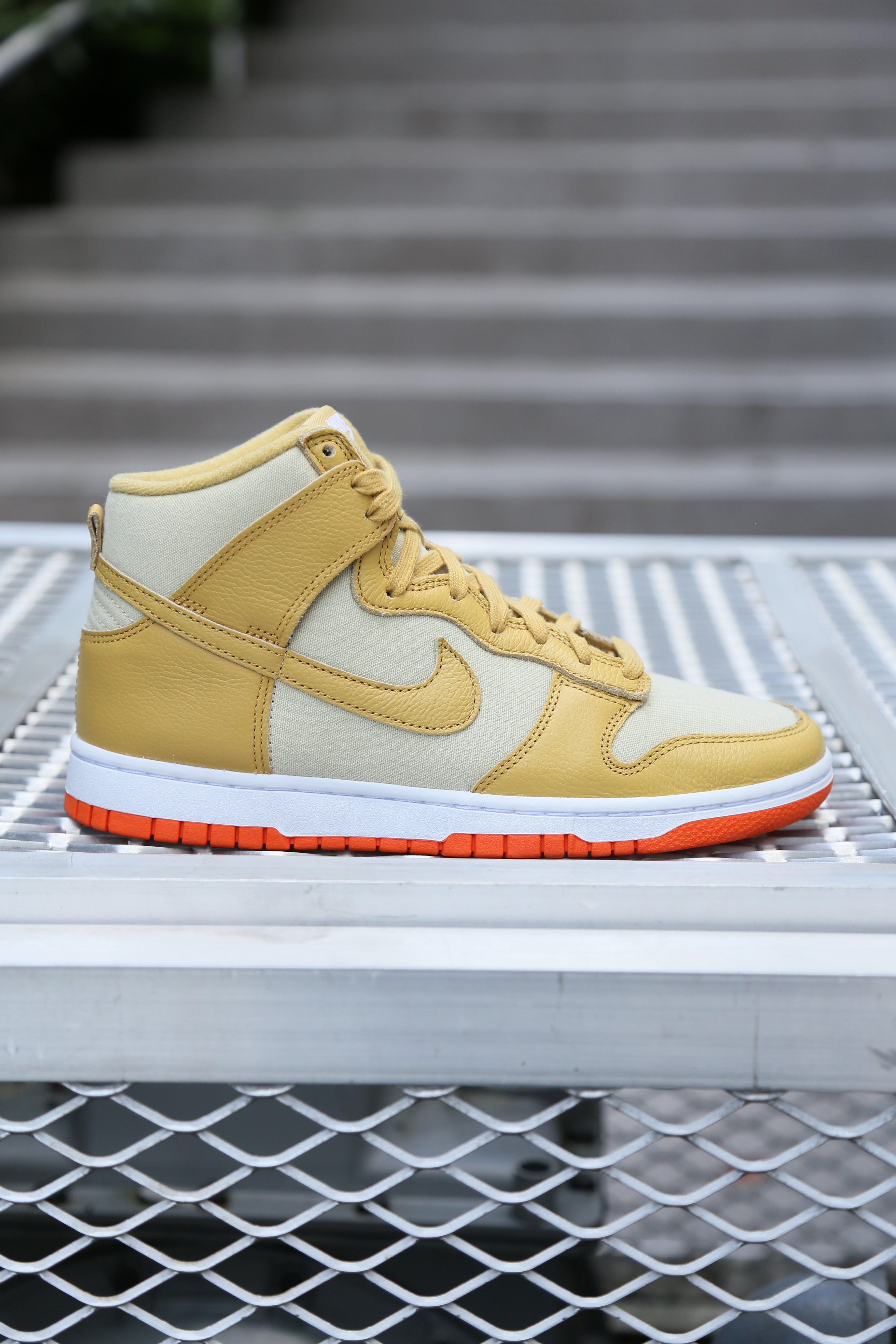 Dunk Hi Retro PRM "Team Gold/Wheat Gold-Team Gold"