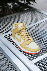 Dunk Hi Retro PRM "Team Gold/Wheat Gold-Team Gold"