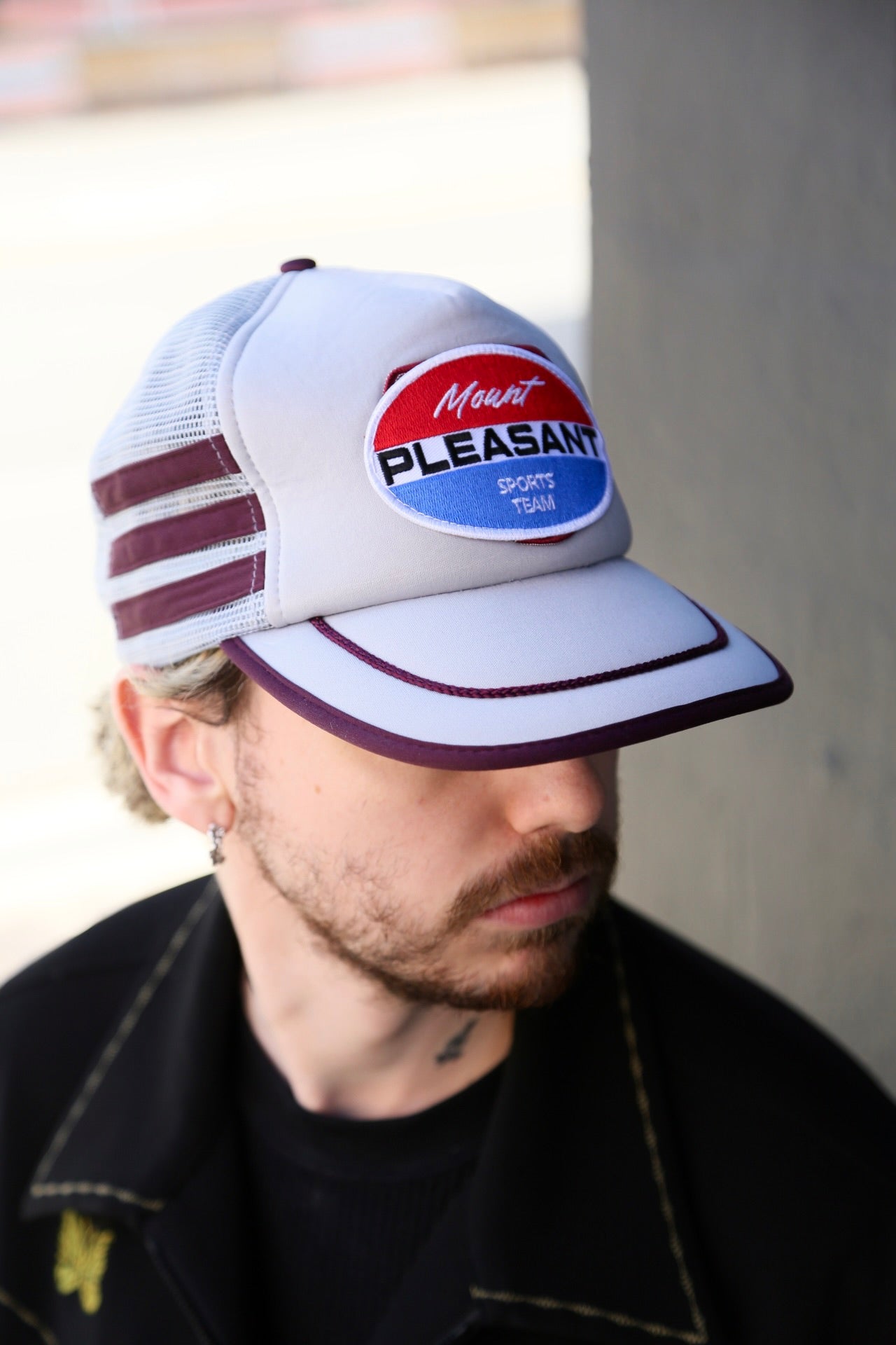 Vintage Trucker Cap Light Grey/Burgundy