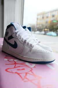 Air Jordan 1 Mid SE "Industrial Blue"