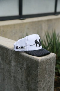 Something NY Cap White/Black