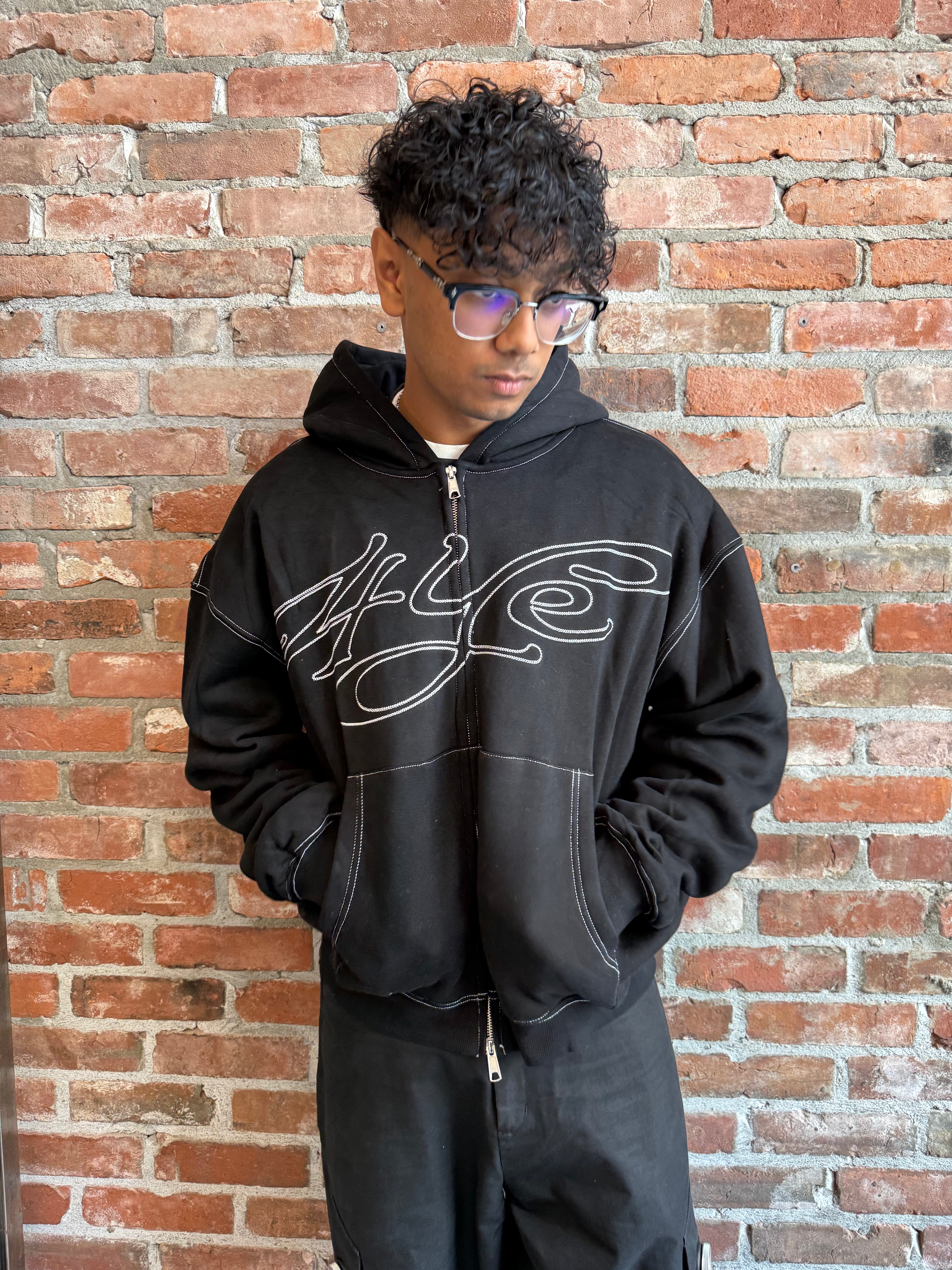 Signature Zip Hoodie Black/White