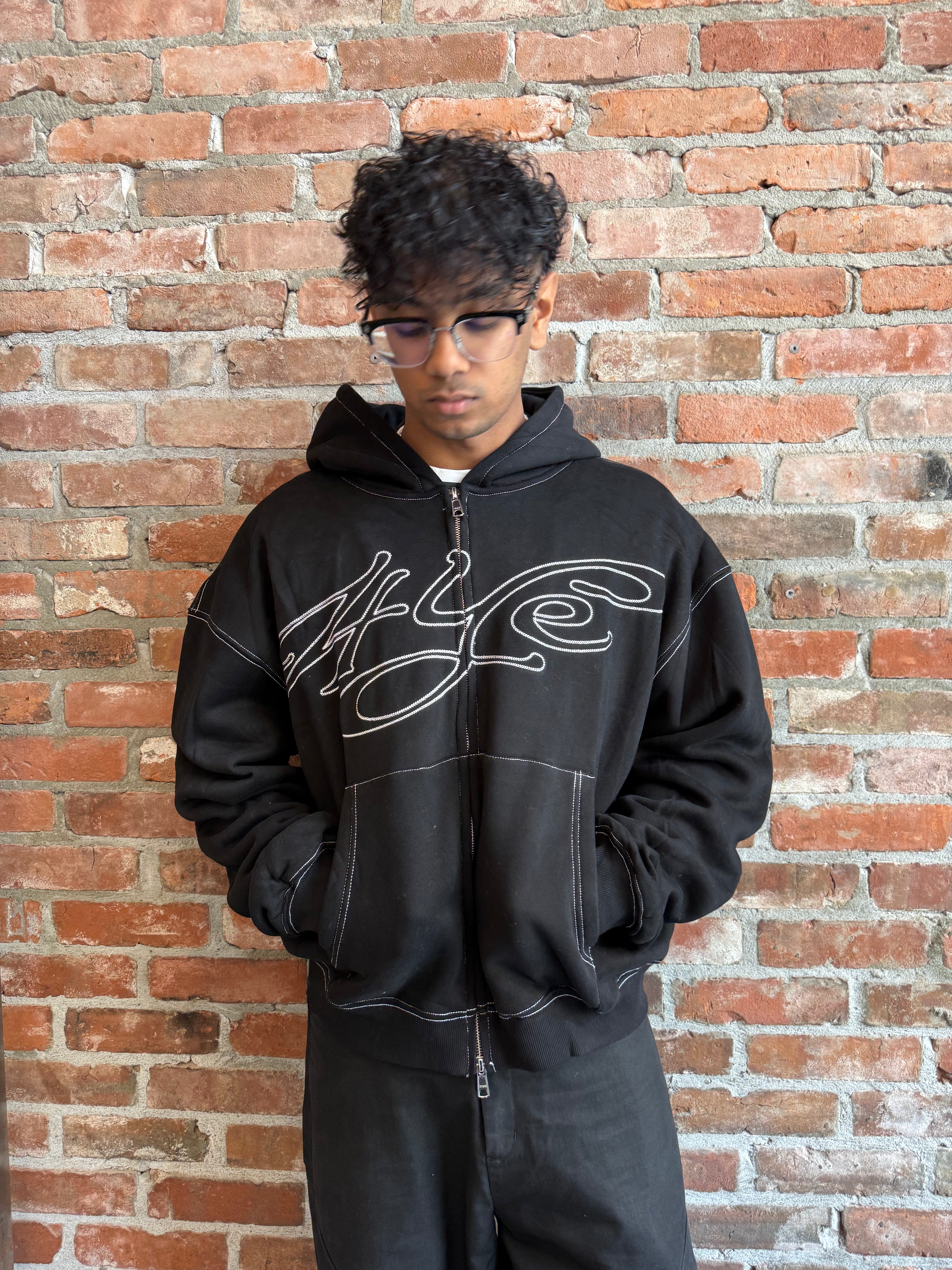 Signature Zip Hoodie Black/White