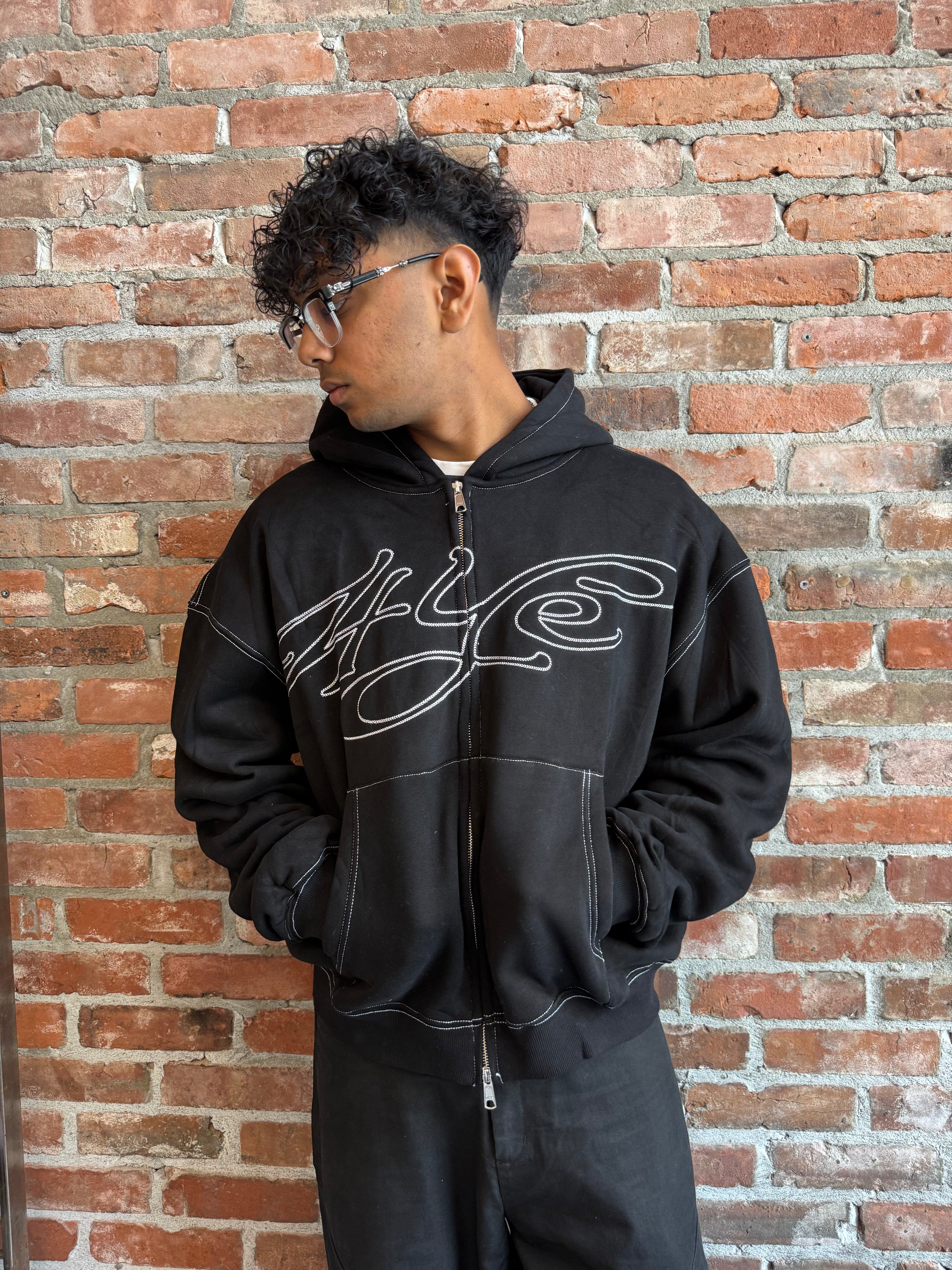 Signature Zip Hoodie Black/White