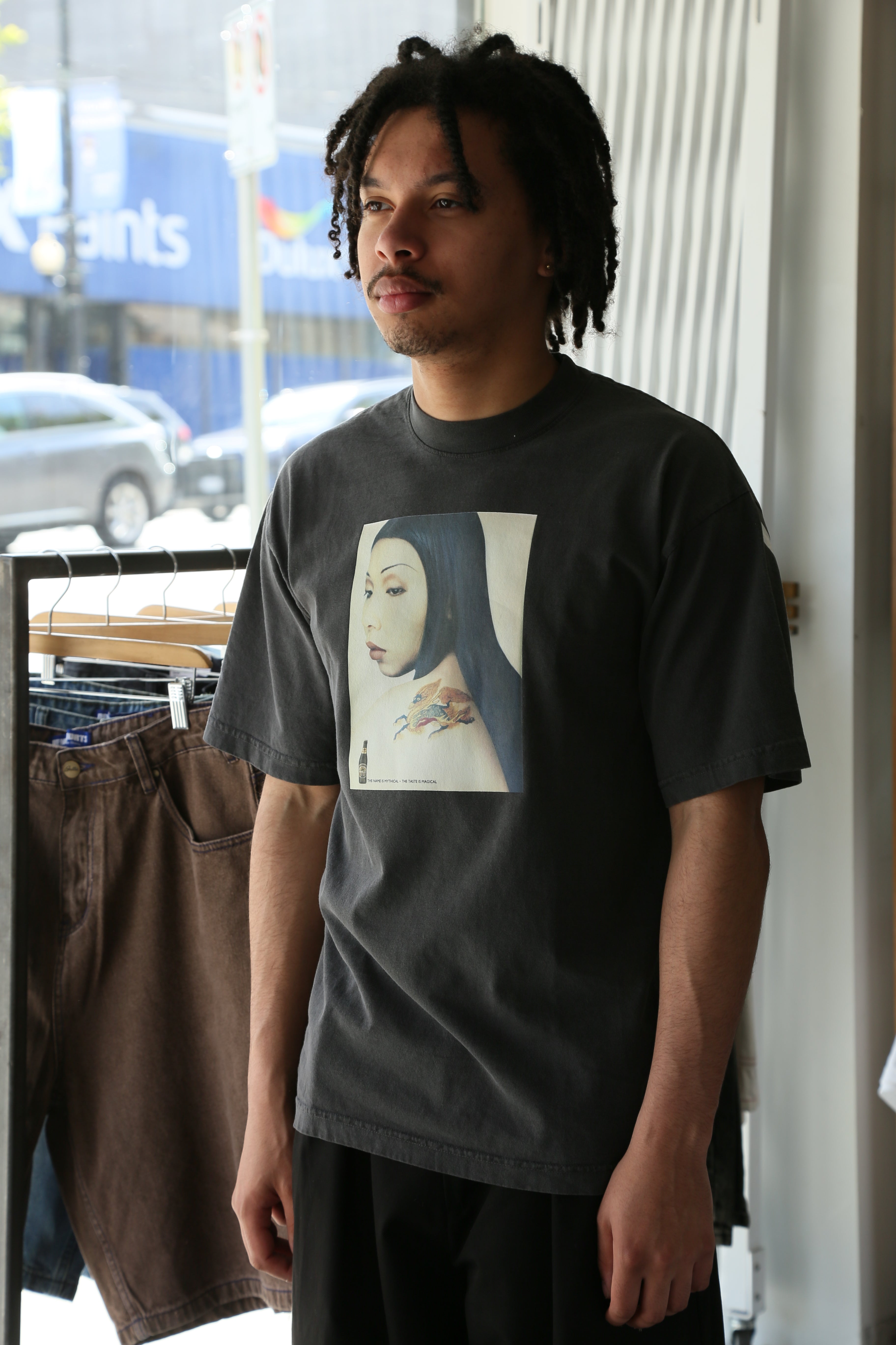 Biru Tee Vintage Black