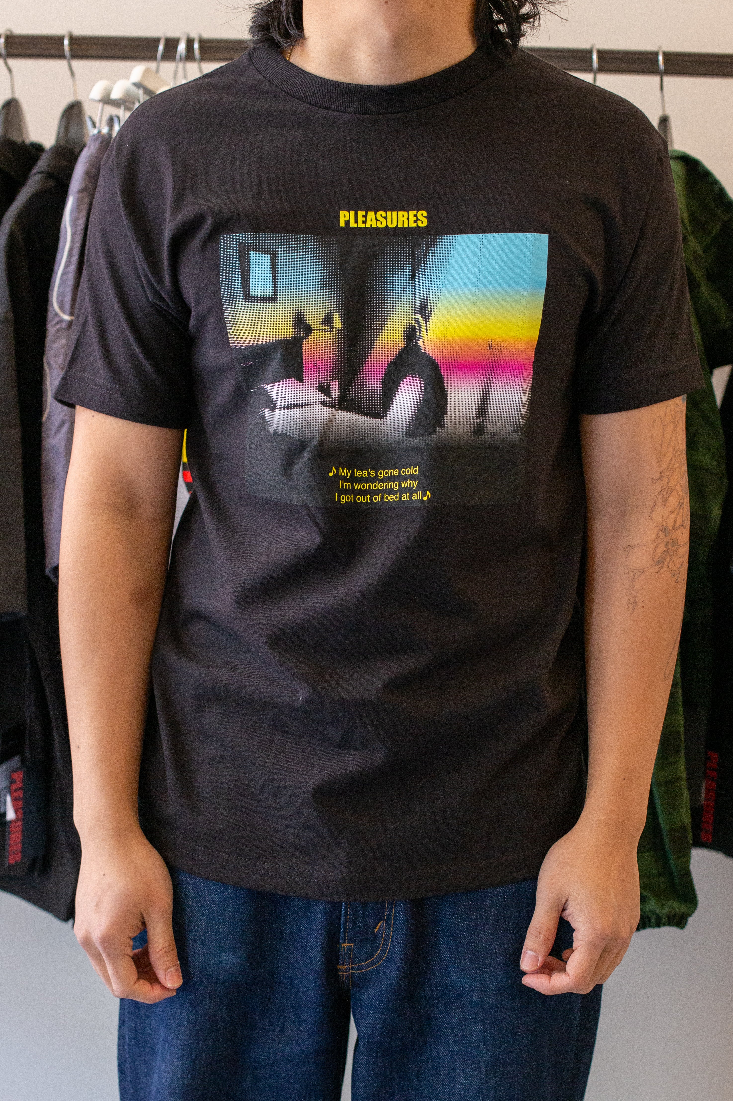 Window Tee Black